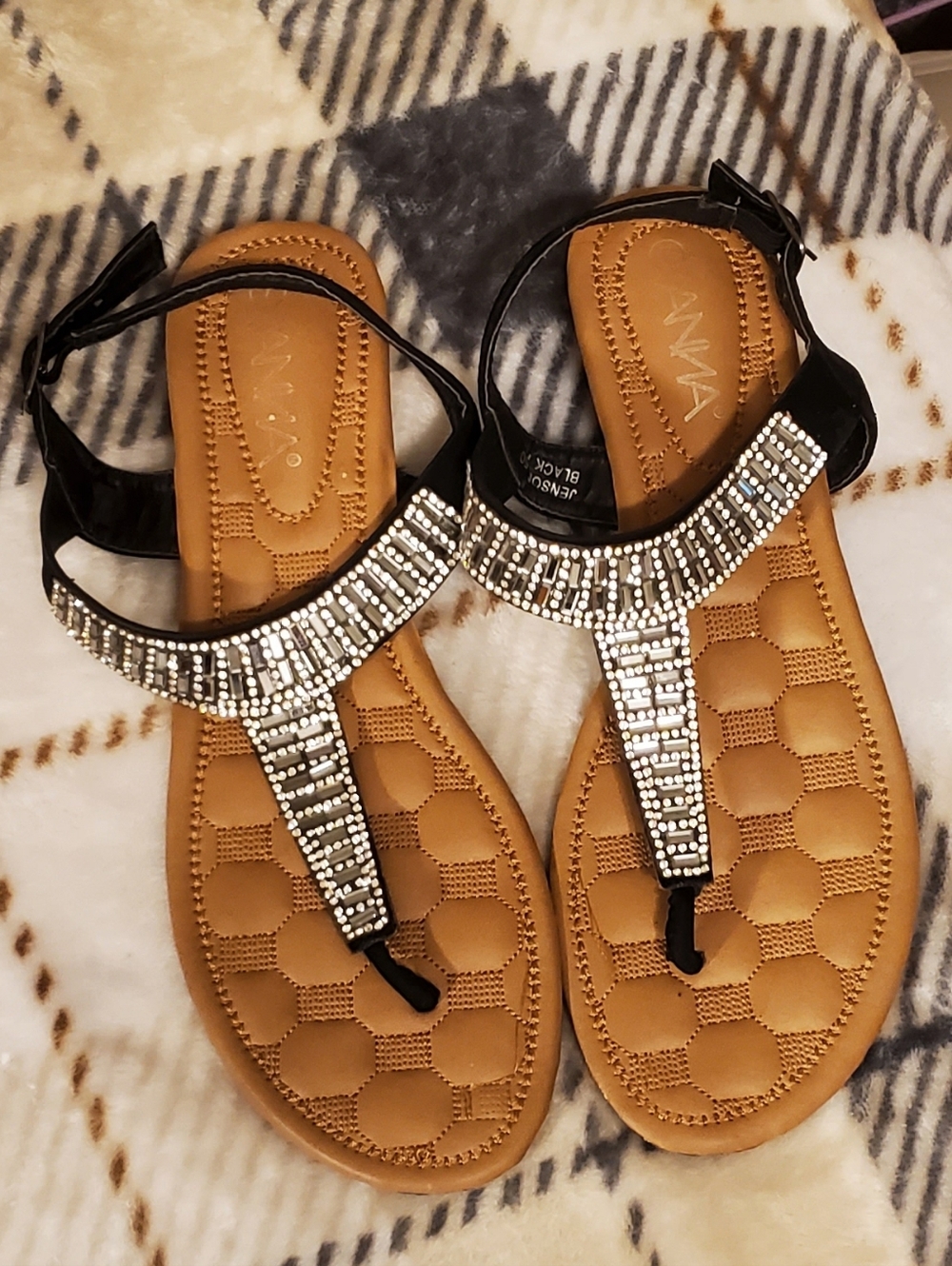 New ANNA Black T-Strap With Silver Rhinestone Embellished Sandals Size 7